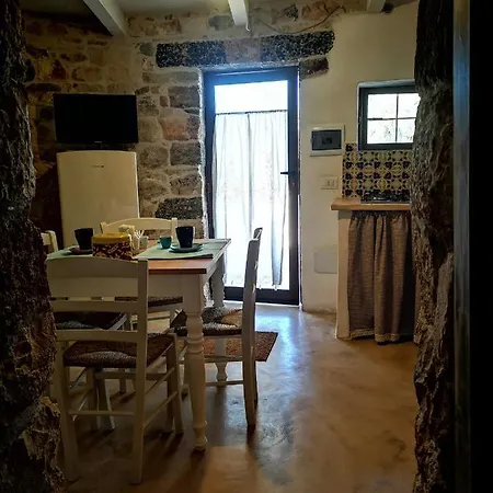 Country house Gallipoli Lato Sud, Trullo Antica Dimora Torre Suda