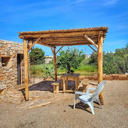 Country house Gallipoli Lato Sud, Trullo Antica Dimora *